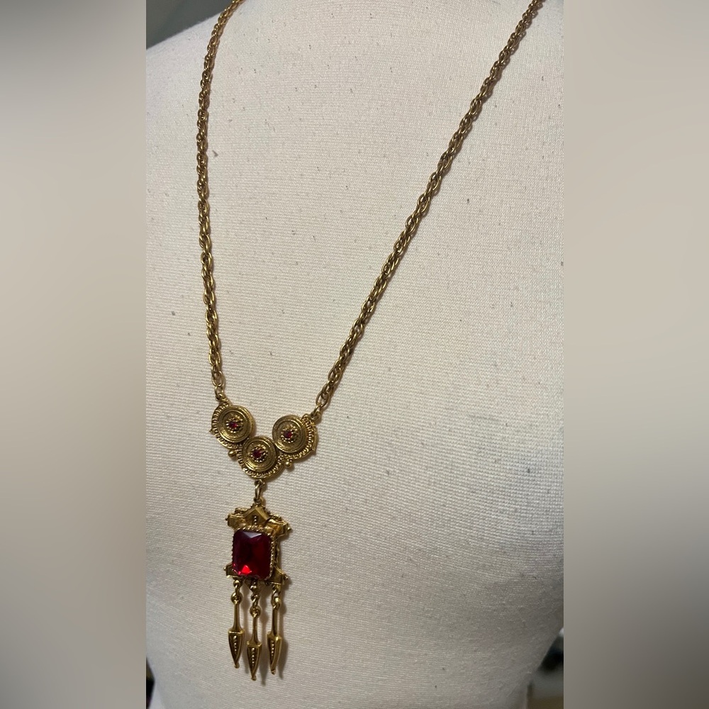Gold toned Statement Necklace || Costume Jewelry - Picture 3 of 5